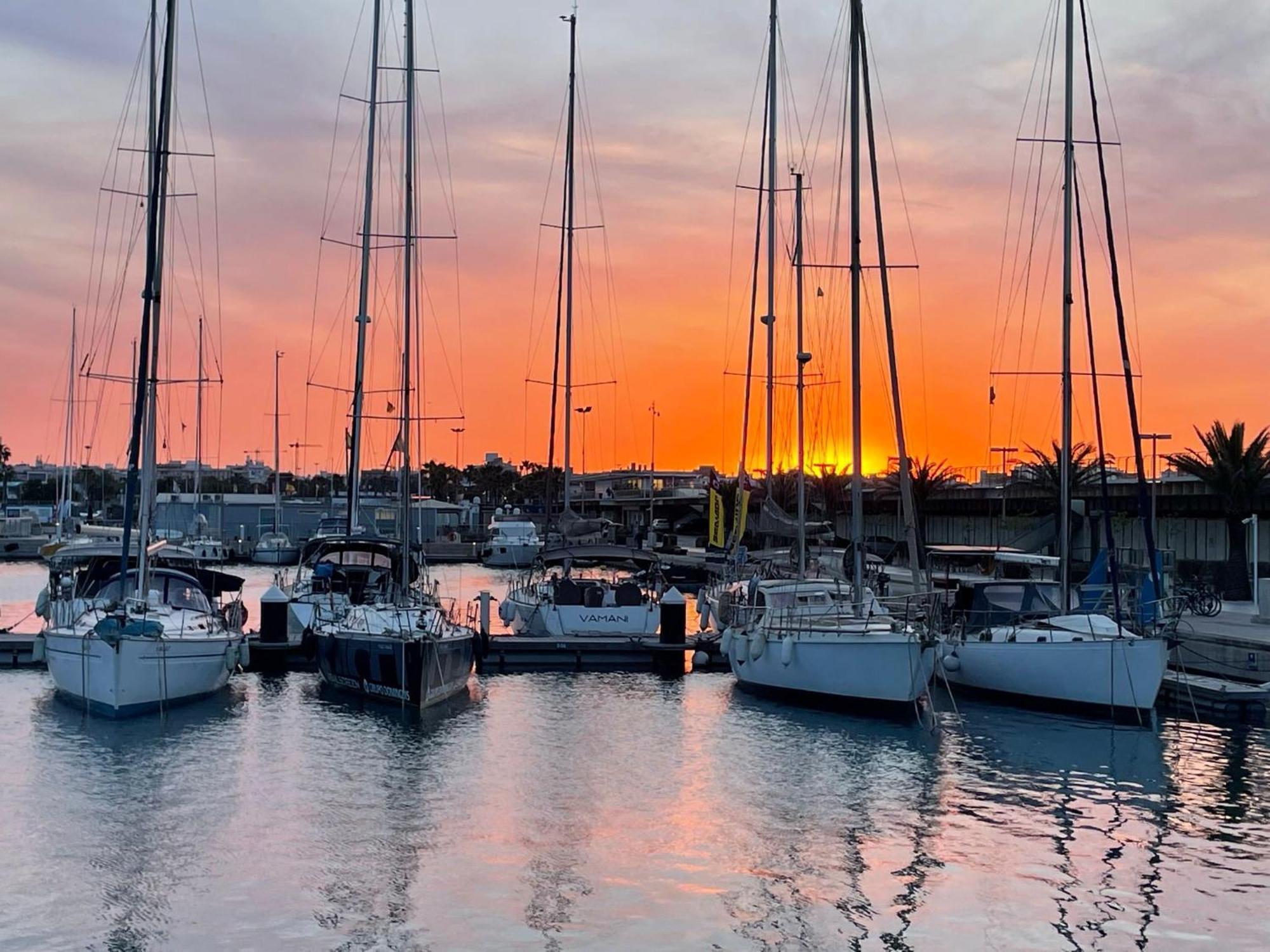 The Valencia Yacht Experience Hotel Buitenkant foto